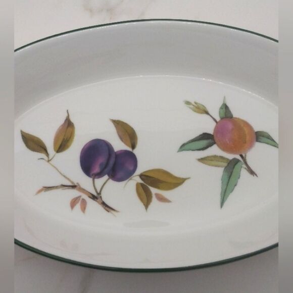 Royal Worcester England Evesham Vale Porcelain Oval Platter w/ Fruit Design - Picture 3 of 16